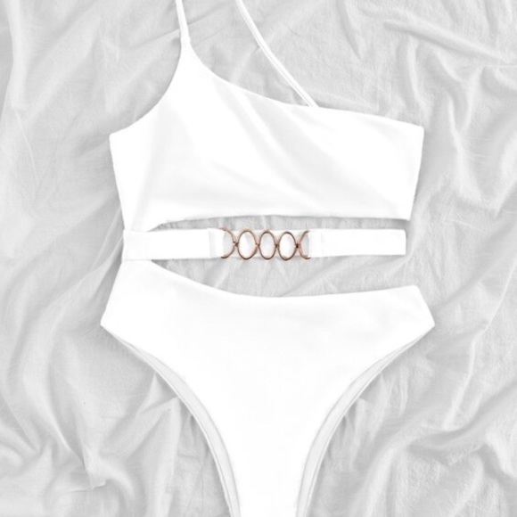 Boho white  gold chain detail cutout monokini swimsuit - Picture 9 of 10